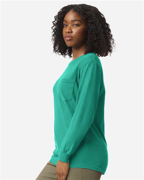 Comfort Colors Unisex Garment-Dyed Heavyweight Long Sleeve Pocket T-Shirt 4410